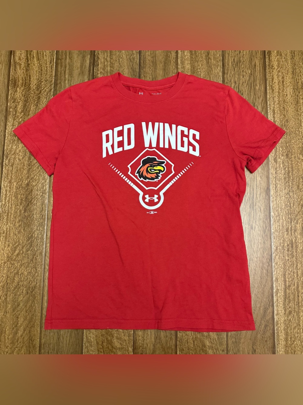 Under Armour Boys Red Wings Graphic T-Shirt Red Short Sleeve YLG A250
